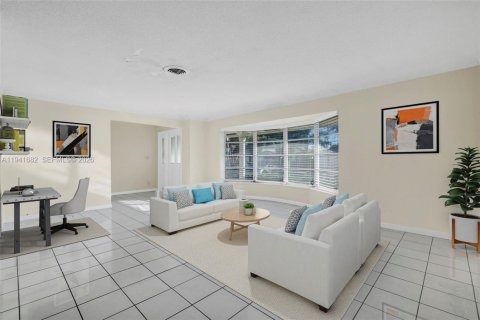 Casa en venta en Fort Lauderdale, Florida, 3 dormitorios № 2000238 - foto 9