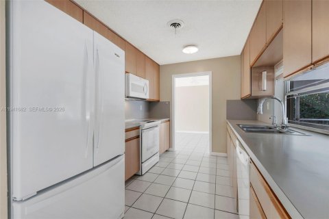 Casa en venta en Fort Lauderdale, Florida, 3 dormitorios № 2000238 - foto 21