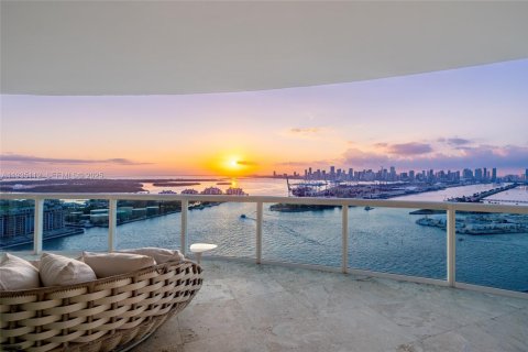 Купить кондоминиум в Майами-Бич, Флорида 3 спальни, 312.62м2, № 1993657 - фото 2