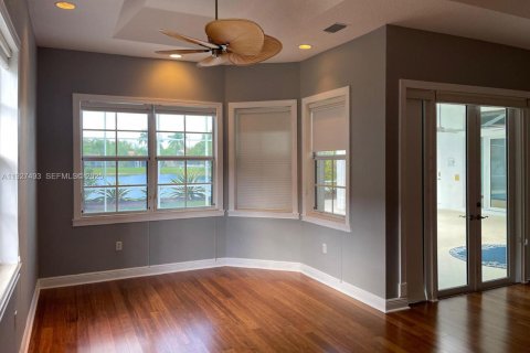 Villa ou maison à louer à Homestead, Floride: 4 chambres, 335.66 m2 № 1986304 - photo 7