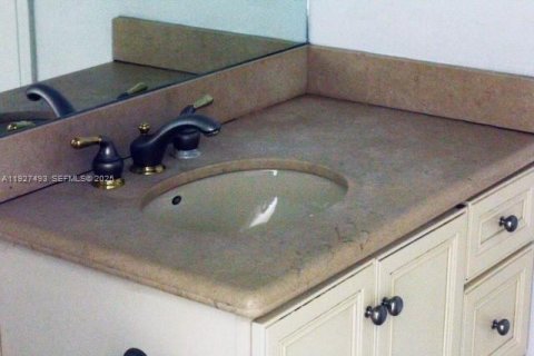 Villa ou maison à louer à Homestead, Floride: 4 chambres, 335.66 m2 № 1986304 - photo 18