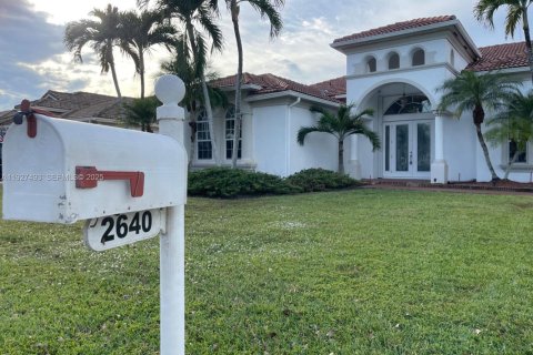 Villa ou maison à louer à Homestead, Floride: 4 chambres, 335.66 m2 № 1986304 - photo 2