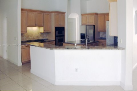 Villa ou maison à louer à Homestead, Floride: 4 chambres, 335.66 m2 № 1986304 - photo 14