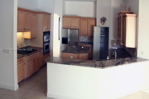 Villa ou maison à louer à Homestead, Floride: 4 chambres, 335.66 m2 № 1986304 - photo 19