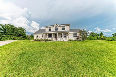 House in Myakka City, Florida 5 bedrooms, 300.26 sq.m. № 1828377 - photo 10