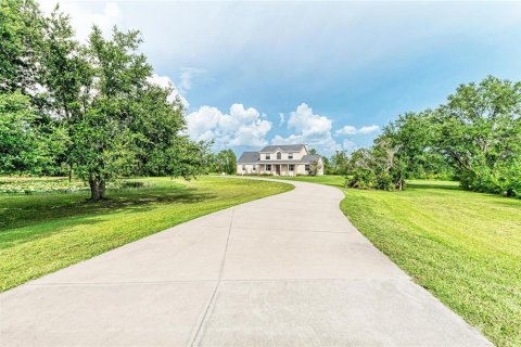 House in Myakka City, Florida 5 bedrooms, 300.26 sq.m. № 1828377 - photo 8