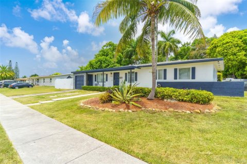 Casa en venta en Palmetto Bay, Florida, 3 dormitorios, 100.43 m2 № 1878809 - foto 2