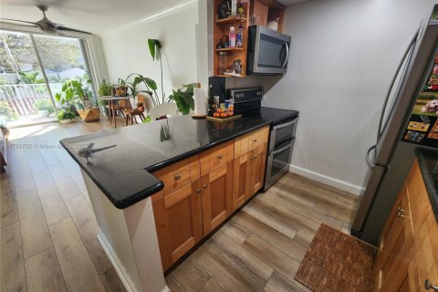 Condominio en venta en Miami, Florida, 2 dormitorios, 85.28 m2 № 1985558 - foto 3