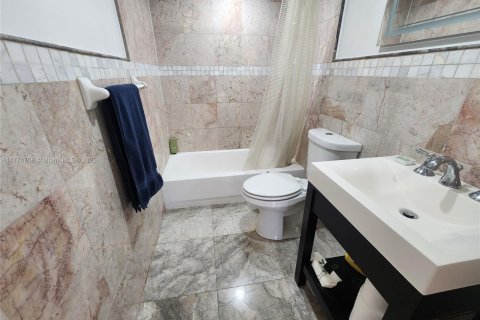 Condominio en venta en Miami, Florida, 2 dormitorios, 85.28 m2 № 1985558 - foto 14