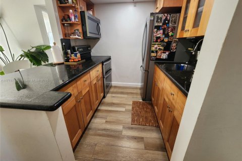 Condominio en venta en Miami, Florida, 2 dormitorios, 85.28 m2 № 1985558 - foto 2