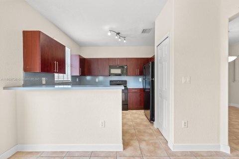 Townhouse in Homestead, Florida 4 bedrooms, 172.05 sq.m. № 1888260 - photo 15