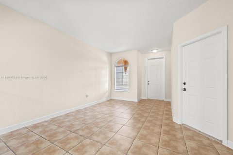 Townhouse in Homestead, Florida 4 bedrooms, 172.05 sq.m. № 1888260 - photo 5