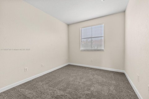 Townhouse in Homestead, Florida 4 bedrooms, 172.05 sq.m. № 1888260 - photo 27