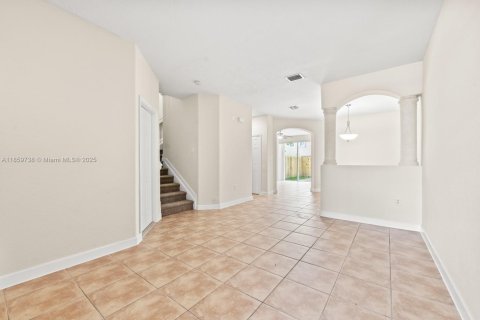 Townhouse in Homestead, Florida 4 bedrooms, 172.05 sq.m. № 1888260 - photo 4
