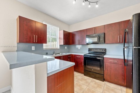 Townhouse in Homestead, Florida 4 bedrooms, 172.05 sq.m. № 1888260 - photo 16