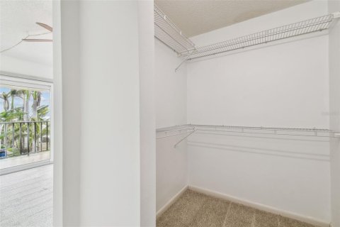 Condo in Saint Petersburg, Florida, 2 bedrooms  № 1837035 - photo 21