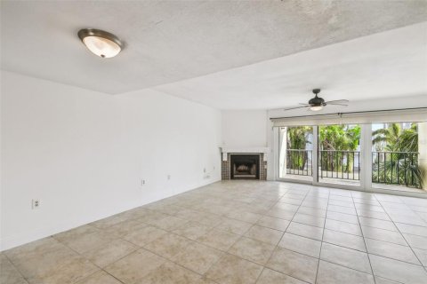 Condo in Saint Petersburg, Florida, 2 bedrooms  № 1837035 - photo 27