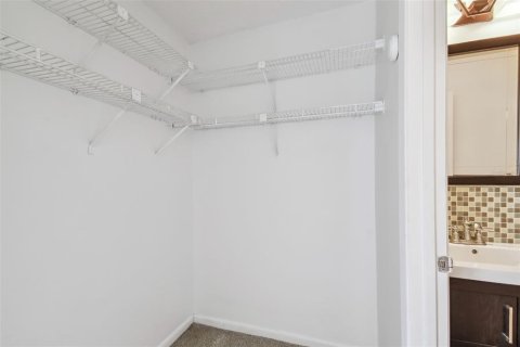 Condo in Saint Petersburg, Florida, 2 bedrooms  № 1837035 - photo 10
