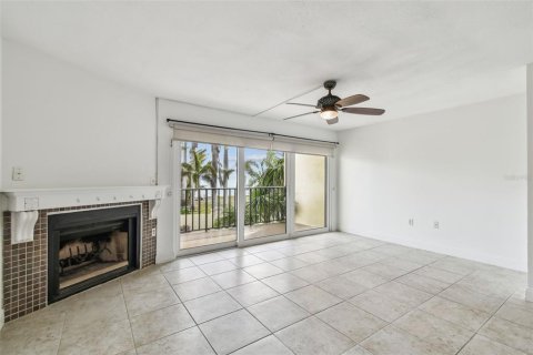 Condo in Saint Petersburg, Florida, 2 bedrooms  № 1837035 - photo 28