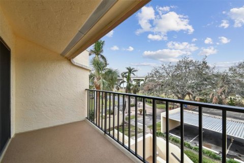 Condo in Saint Petersburg, Florida, 2 bedrooms  № 1837035 - photo 8