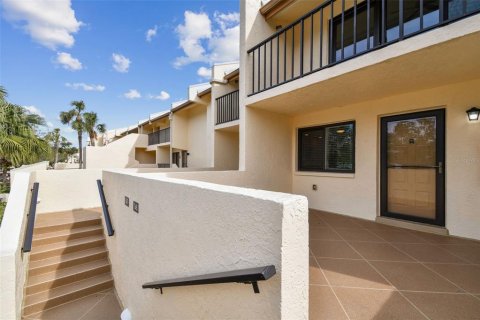 Condo in Saint Petersburg, Florida, 2 bedrooms  № 1837035 - photo 3
