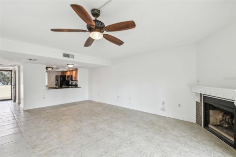 Condo in Saint Petersburg, Florida, 2 bedrooms  № 1837035 - photo 30