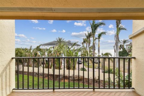 Condo in Saint Petersburg, Florida, 2 bedrooms  № 1837035 - photo 17