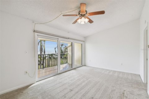 Condo in Saint Petersburg, Florida, 2 bedrooms  № 1837035 - photo 15