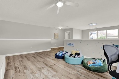 Casa en venta en Kissimmee, Florida, 5 dormitorios, 286.23 m2 № 1902047 - foto 25