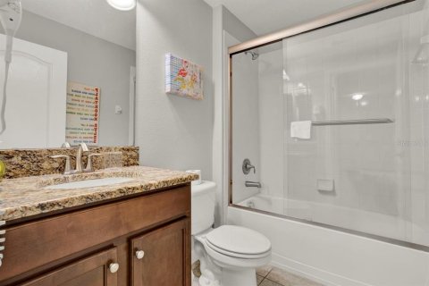 Casa en venta en Kissimmee, Florida, 5 dormitorios, 286.23 m2 № 1902047 - foto 9