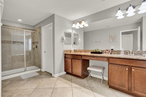 Casa en venta en Kissimmee, Florida, 5 dormitorios, 286.23 m2 № 1902047 - foto 13