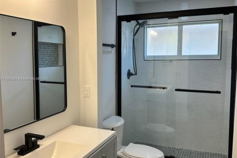 House in Fort Myers, Florida 2 bedrooms № 1957827 - photo 9