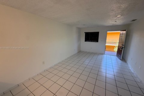 Copropriété à louer à Hialeah, Floride: 2 chambres, 72.28 m2 № 1972857 - photo 3