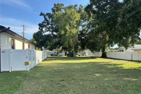 Terreno en Tampa, Florida № 2196371