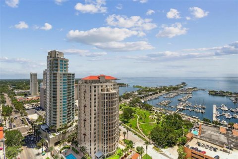 Condominio en venta en Saint Petersburg, Florida, 2 dormitorios, 141.4 m2 № 1786685 - foto 17