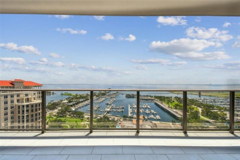 Condominio en venta en Saint Petersburg, Florida, 2 dormitorios, 141.4 m2 № 1786685 - foto 14