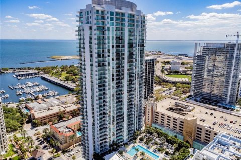 Condominio en venta en Saint Petersburg, Florida, 2 dormitorios, 141.4 m2 № 1786685 - foto 1