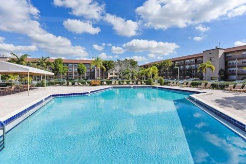 Condo in Pembroke Pines, Florida, 2 bedrooms  № 1945463 - photo 29