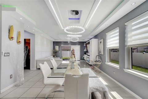 Villa ou maison à vendre à Kissimmee, Floride: 4 chambres, 248.61 m2 № 1798613 - photo 19