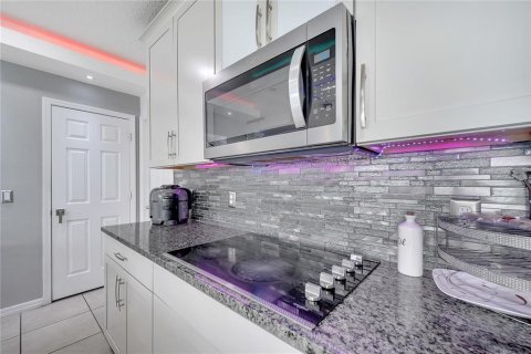Villa ou maison à vendre à Kissimmee, Floride: 4 chambres, 248.61 m2 № 1798613 - photo 15