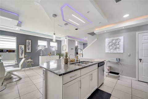 Villa ou maison à vendre à Kissimmee, Floride: 4 chambres, 248.61 m2 № 1798613 - photo 14