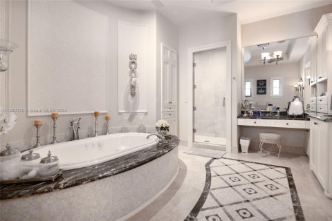 Villa ou maison à vendre à Pinecrest, Floride: 6 chambres, 616.03 m2 № 1946314 - photo 16
