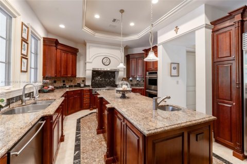 Villa ou maison à vendre à Pinecrest, Floride: 6 chambres, 616.03 m2 № 1946314 - photo 13