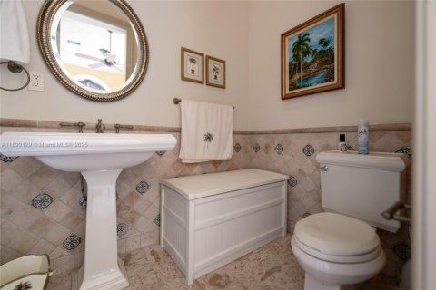 Villa ou maison à vendre à Pinecrest, Floride: 6 chambres, 616.03 m2 № 1946314 - photo 24