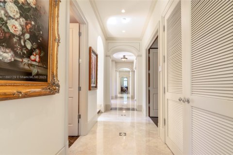 Villa ou maison à vendre à Pinecrest, Floride: 6 chambres, 616.03 m2 № 1946314 - photo 12