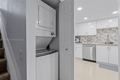 Купить кондоминиум в Майами, Флорида 3 спальни, 121.7м2, № 2025018 - фото 21