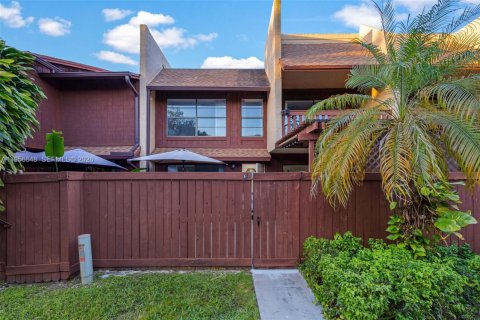 Купить кондоминиум в Майами, Флорида 3 спальни, 121.7м2, № 2025018 - фото 2