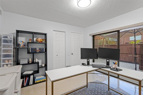 Купить кондоминиум в Майами, Флорида 3 спальни, 121.7м2, № 2025018 - фото 17