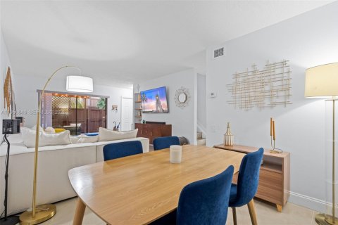 Купить кондоминиум в Майами, Флорида 3 спальни, 121.7м2, № 2025018 - фото 15