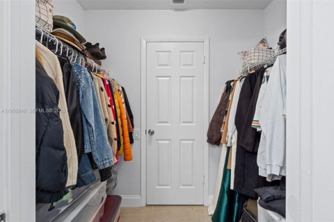 Купить кондоминиум в Майами, Флорида 3 спальни, 121.7м2, № 2025018 - фото 27